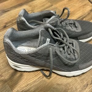 Abeo pro men’s size 9 24/7 Gray Athletic Sneakers